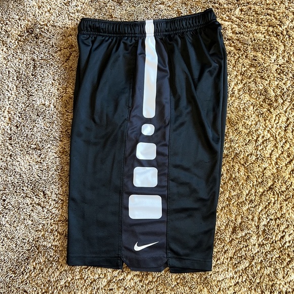Boys’ Nike Elite Basketball Shorts - Picture 3 of 3